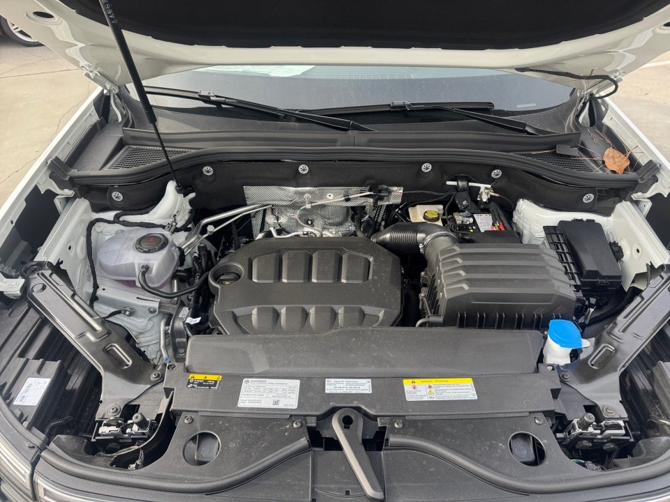 2025 Volkswagen Atlas Cross Sport 2.0T SE w/Technology