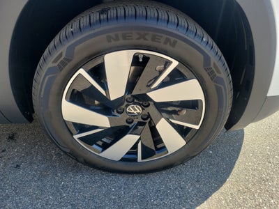 2025 Volkswagen Atlas Cross Sport 2.0T SE w/Technology