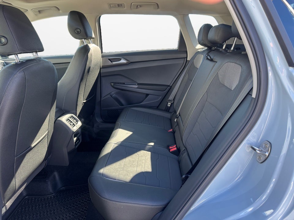 2026 Volkswagen Taos SE Black