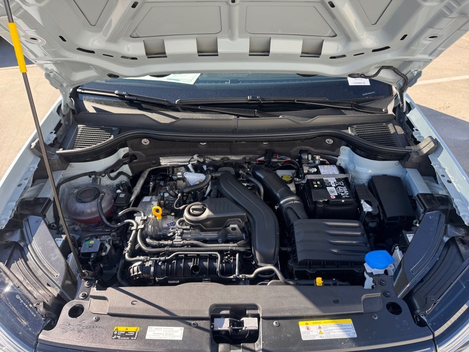 2026 Volkswagen Taos SE Black