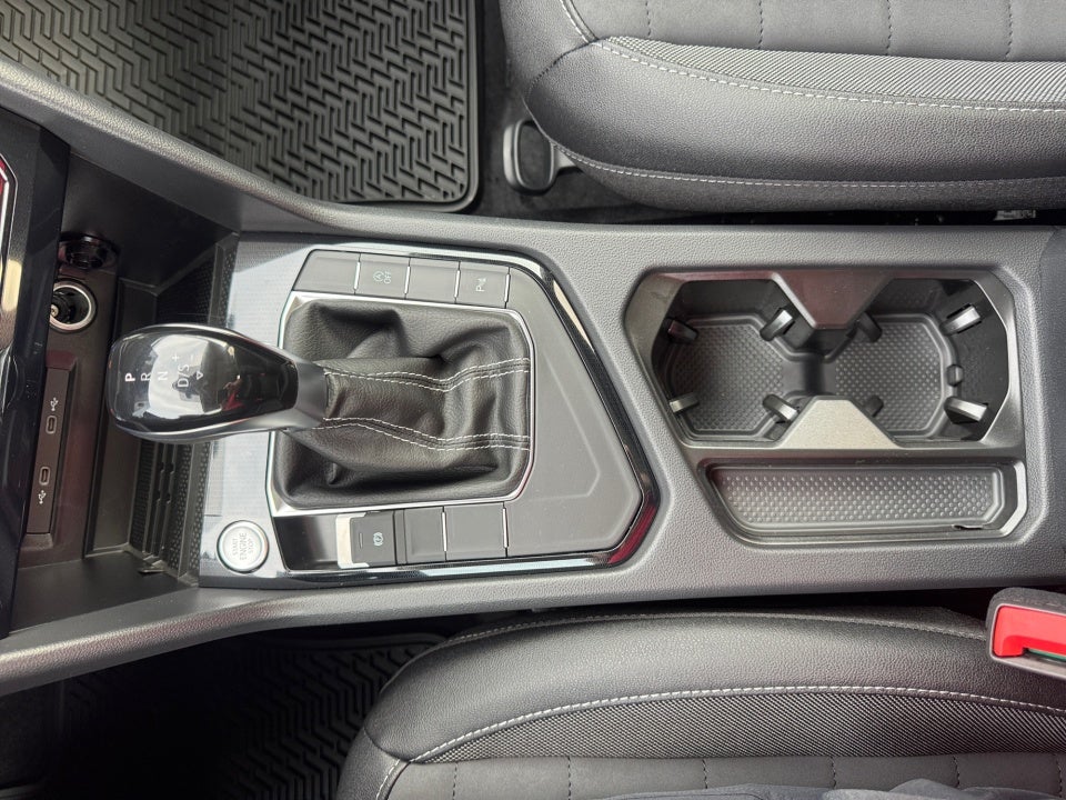 2026 Volkswagen Taos SE Black