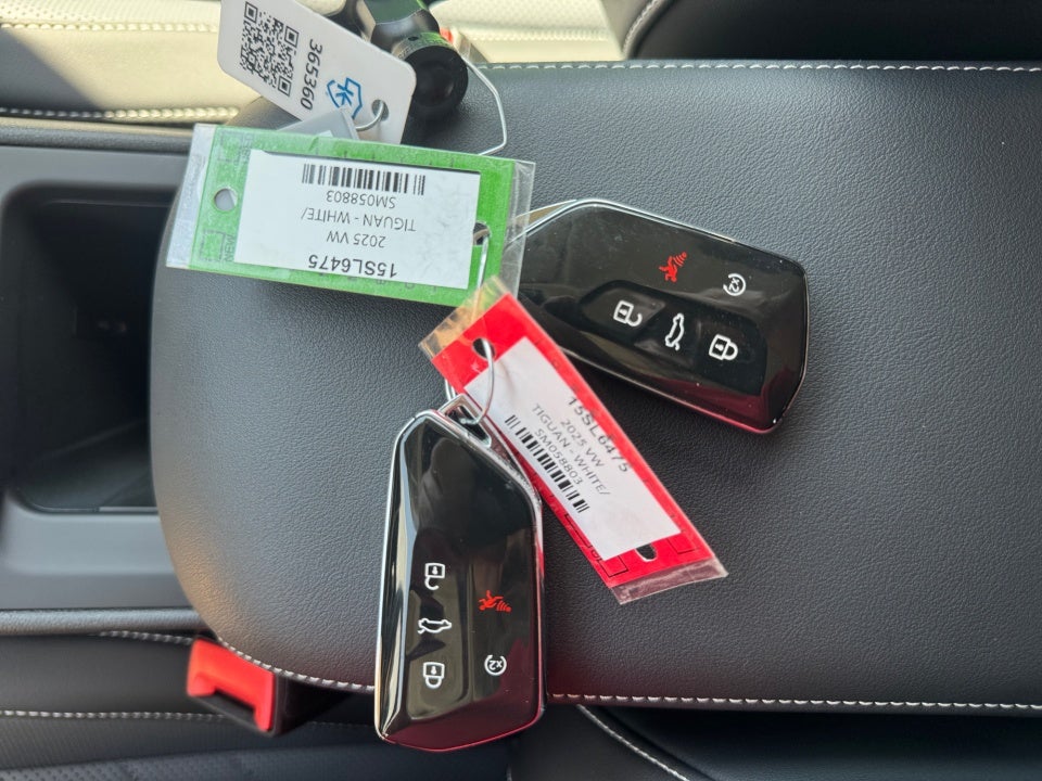 2025 Volkswagen Tiguan 2.0T SE