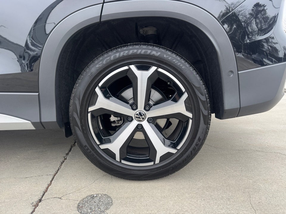 2025 Volkswagen Tiguan 2.0T SE