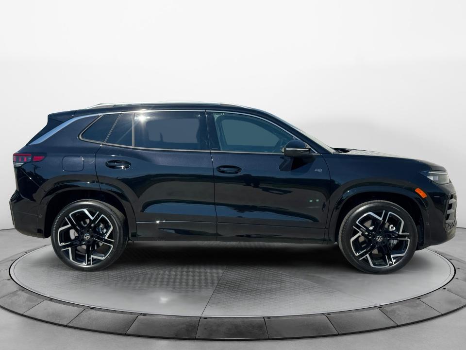 2026 Volkswagen Tiguan SEL R-Line Turbo