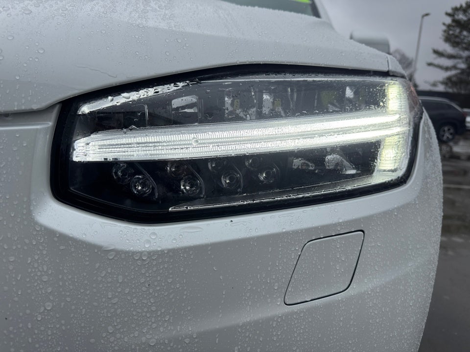 2023 Volvo XC90 B5 Plus