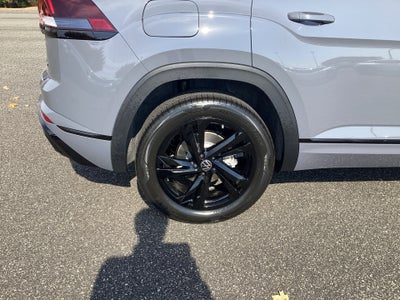 2026 Volkswagen Atlas Cross Sport 2.0T SEL R-Line Black