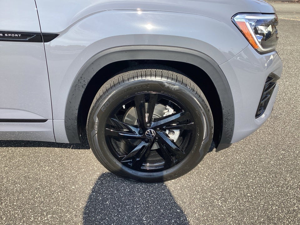 2026 Volkswagen Atlas Cross Sport 2.0T SEL R-Line Black