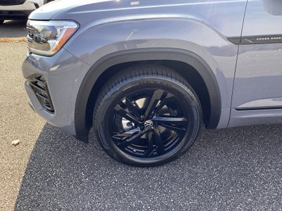 2026 Volkswagen Atlas Cross Sport 2.0T SEL R-Line Black