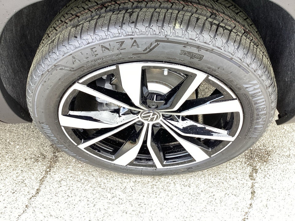 2026 Volkswagen Atlas SEL Premium R-Line