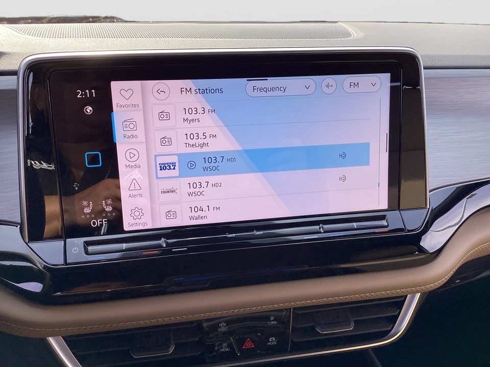 2026 Volkswagen Atlas Cross Sport SE with Technology