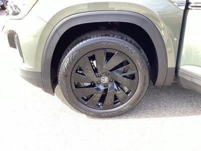 2026 Volkswagen Atlas Cross Sport SE with Technology