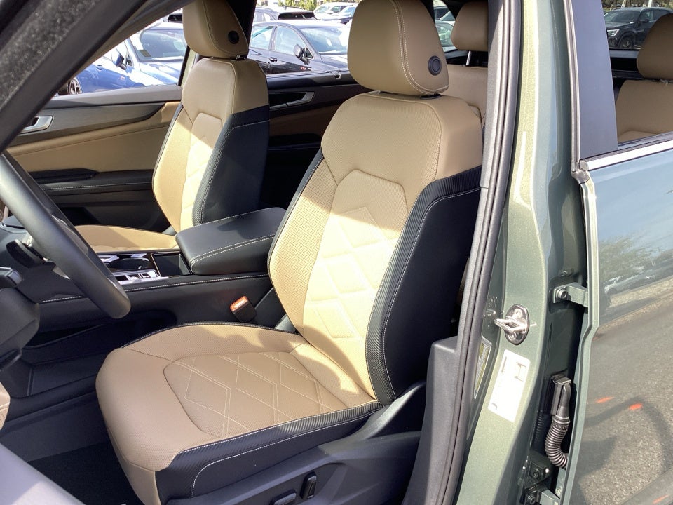 2026 Volkswagen Atlas Cross Sport SE with Technology