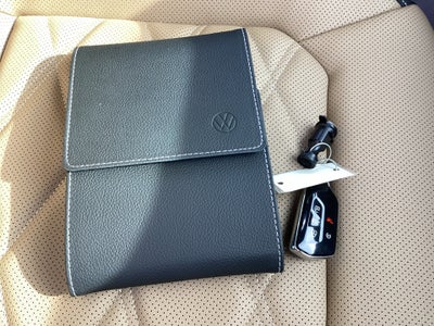 2026 Volkswagen Atlas Cross Sport SE with Technology