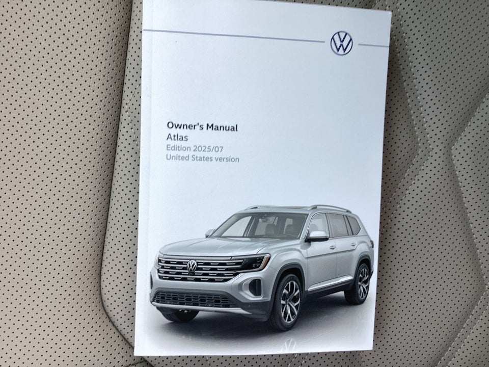 2026 Volkswagen Atlas SE with Technology