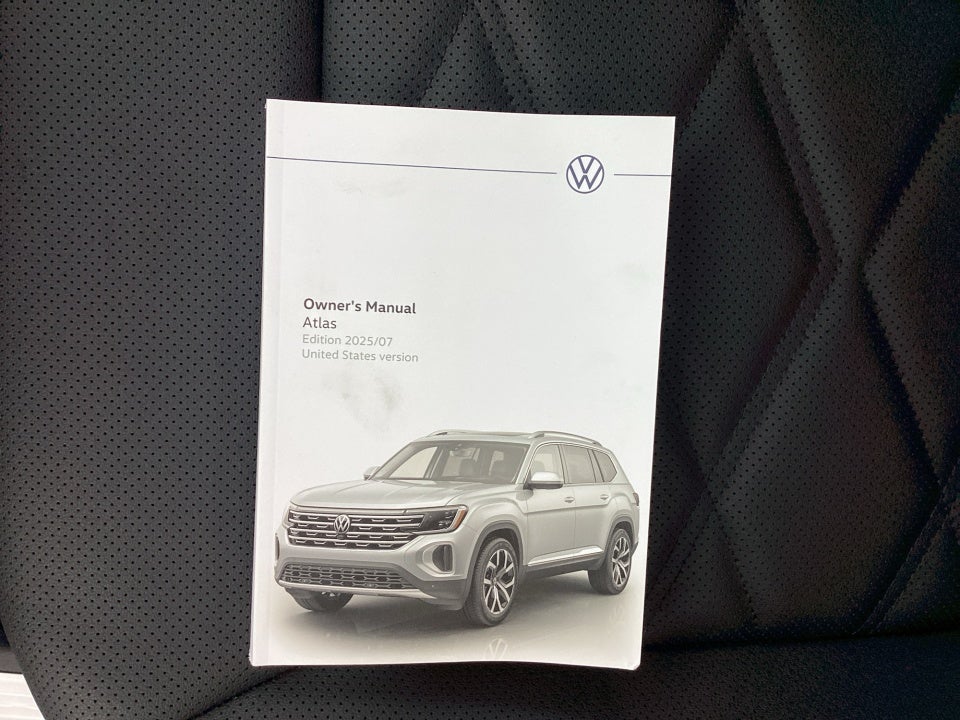 2026 Volkswagen Atlas SE with Technology