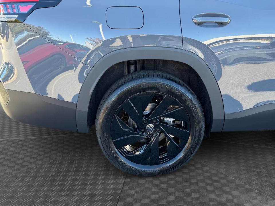 2027 Volkswagen Atlas SE w/Technology