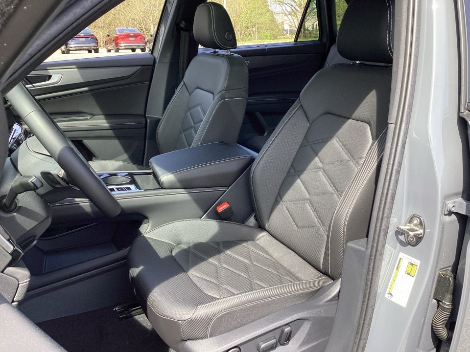 2026 Volkswagen Atlas Cross Sport SE with Technology