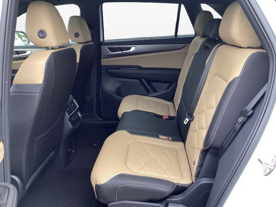 2026 Volkswagen Atlas Cross Sport SE with Technology