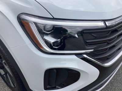 2026 Volkswagen Atlas Cross Sport SE with Technology