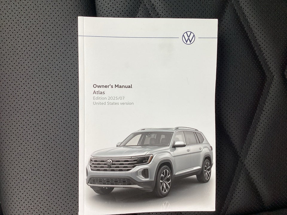 2026 Volkswagen Atlas SE with Technology