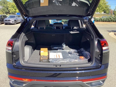 2026 Volkswagen Atlas Cross Sport SE with Technology