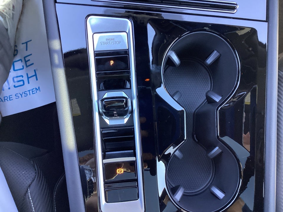 2026 Volkswagen Atlas Cross Sport SE with Technology