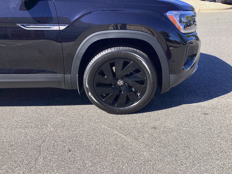 2026 Volkswagen Atlas Cross Sport SE with Technology