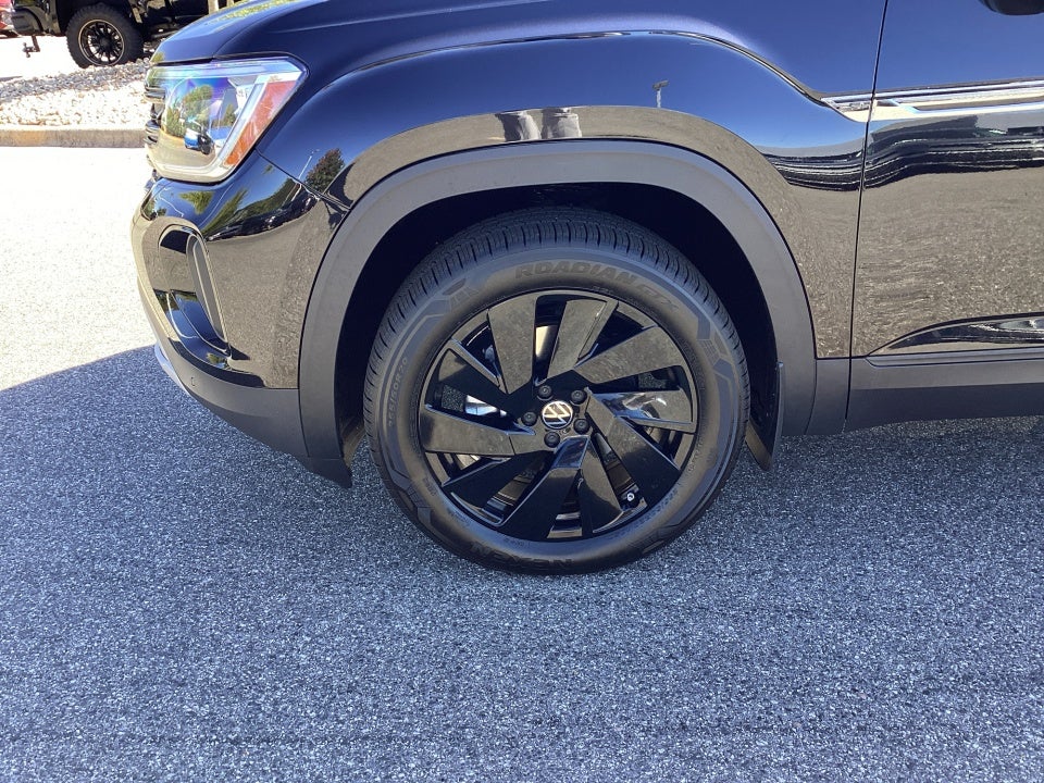 2026 Volkswagen Atlas Cross Sport SE with Technology