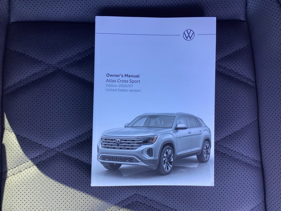 2026 Volkswagen Atlas Cross Sport SE with Technology