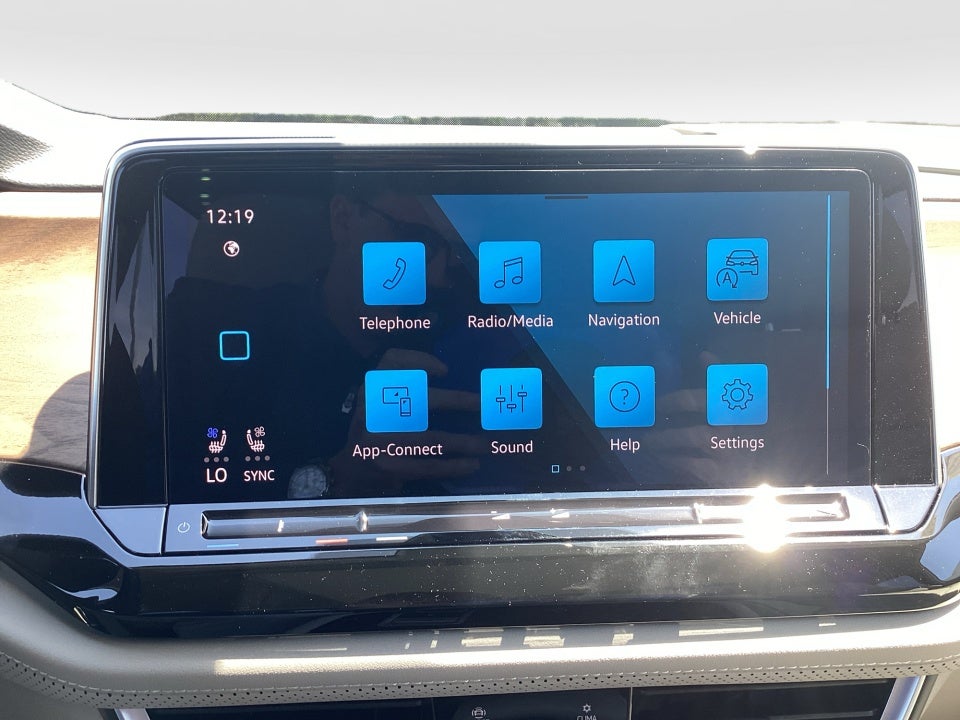 2026 Volkswagen Atlas SE with Technology