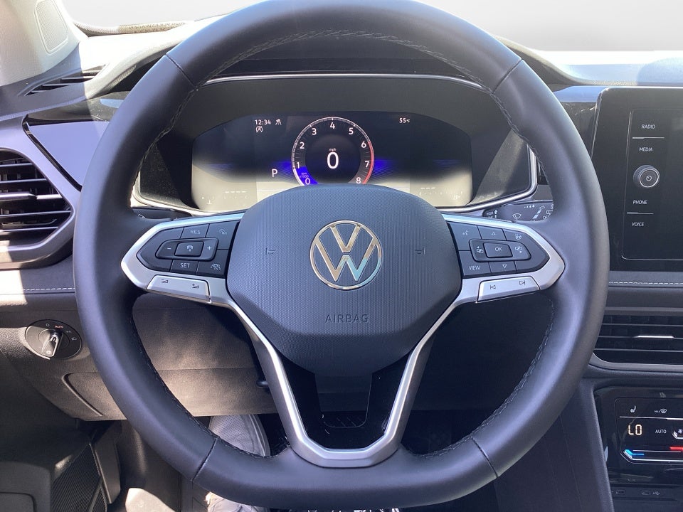 2026 Volkswagen Taos SE Black