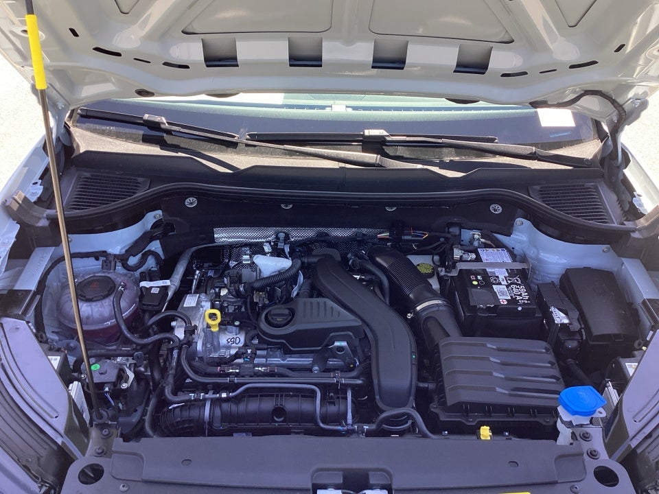 2026 Volkswagen Taos SE Black