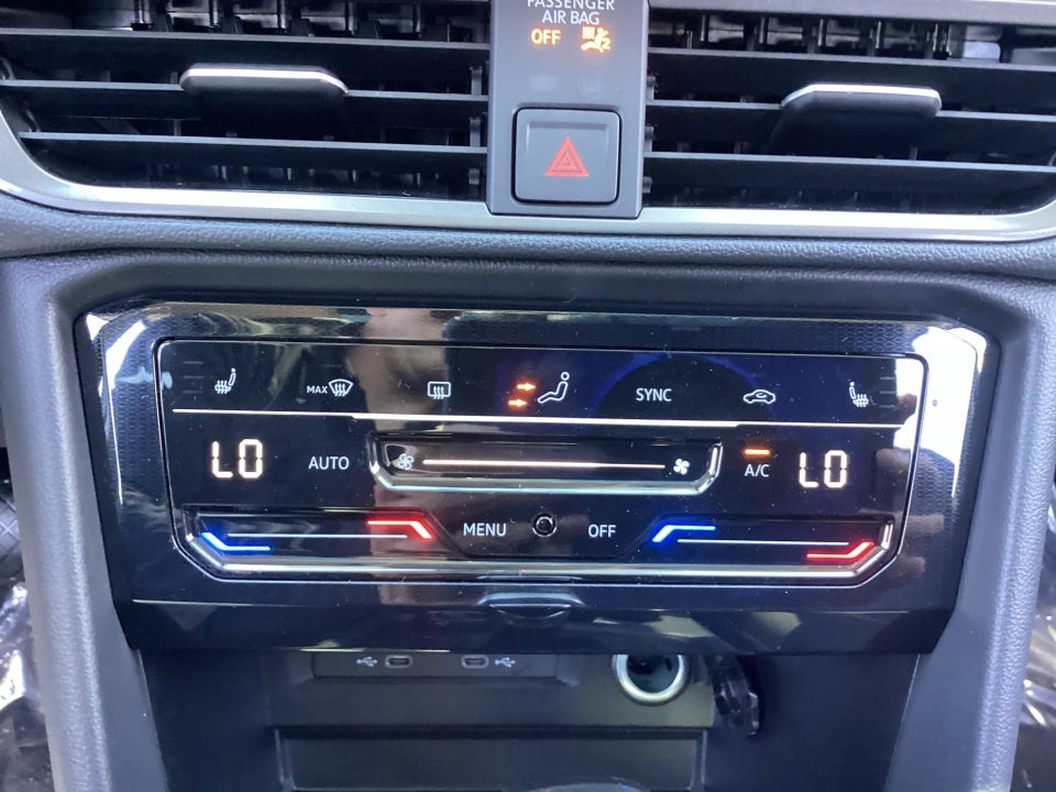 2026 Volkswagen Taos SE Black
