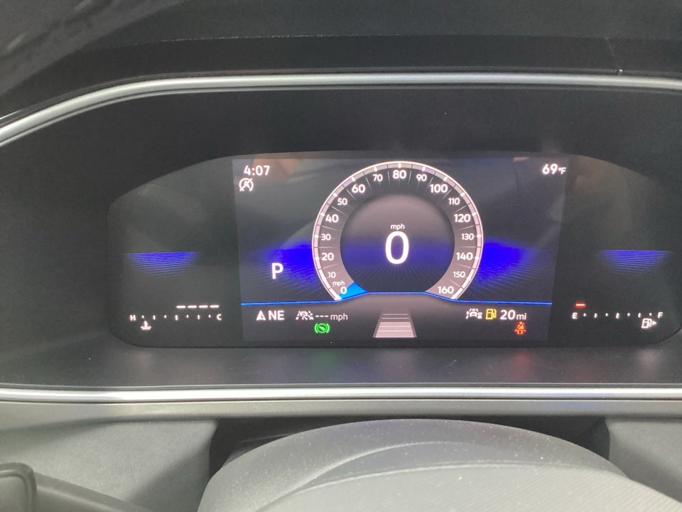 2026 Volkswagen Taos SE Black