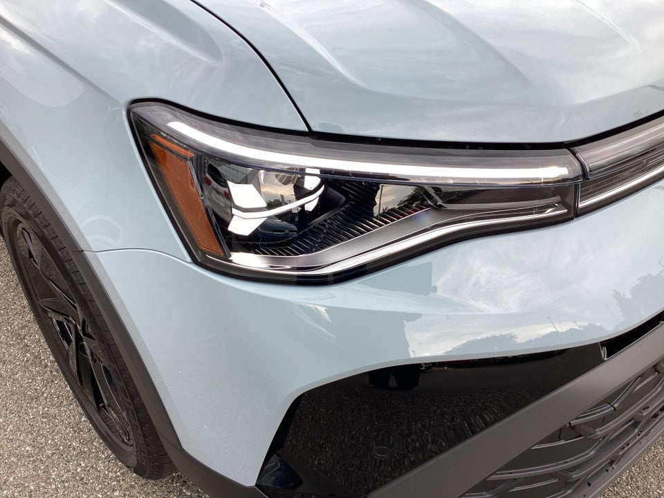 2026 Volkswagen Taos SE Black