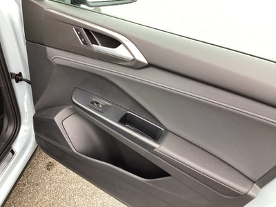 2026 Volkswagen Taos SE Black