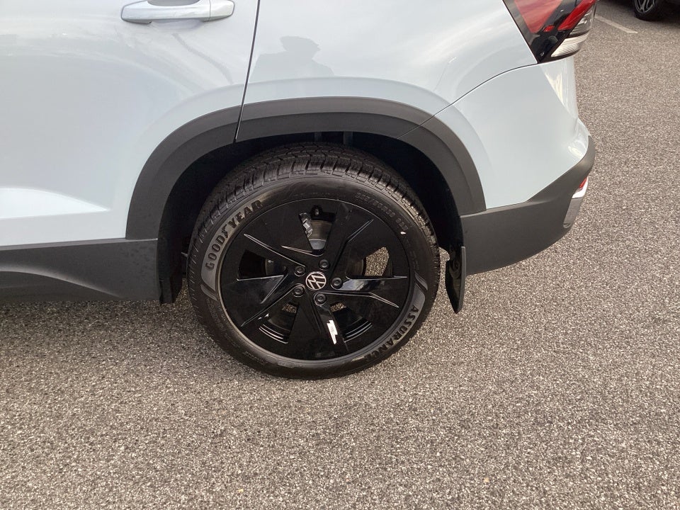 2026 Volkswagen Taos SE