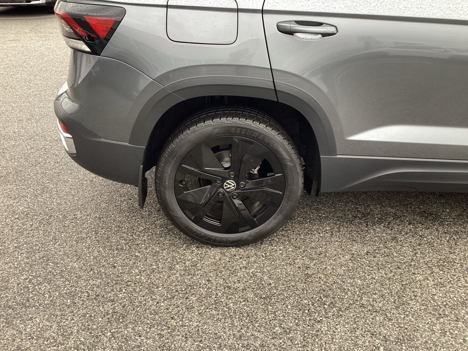 2026 Volkswagen Taos SE