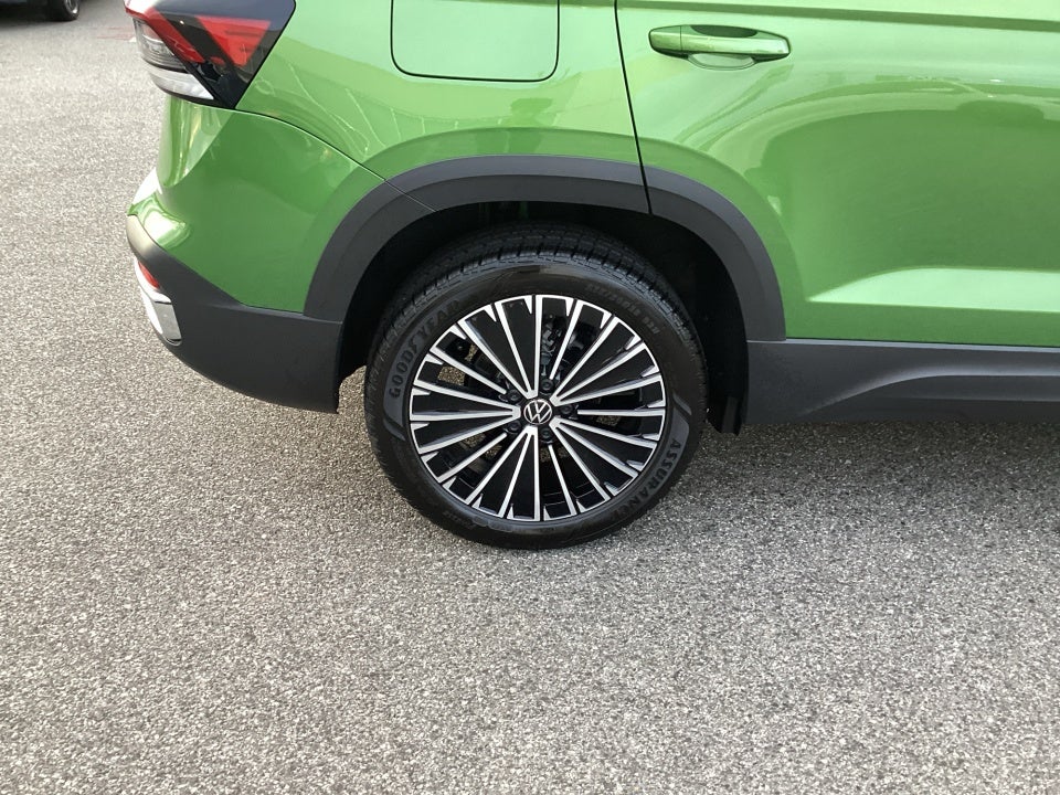 2026 Volkswagen Taos SE