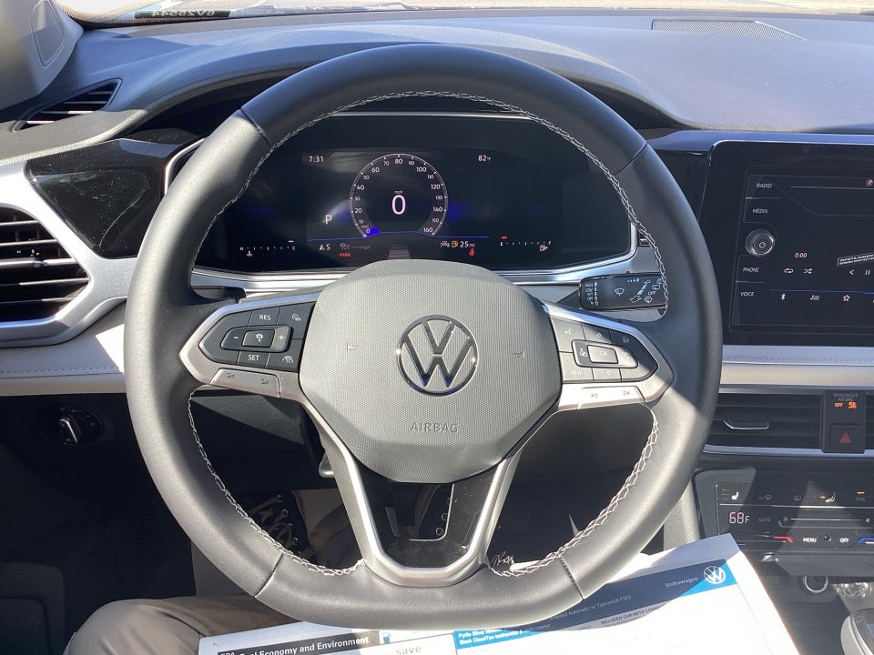 2025 Volkswagen Taos 1.5T SE