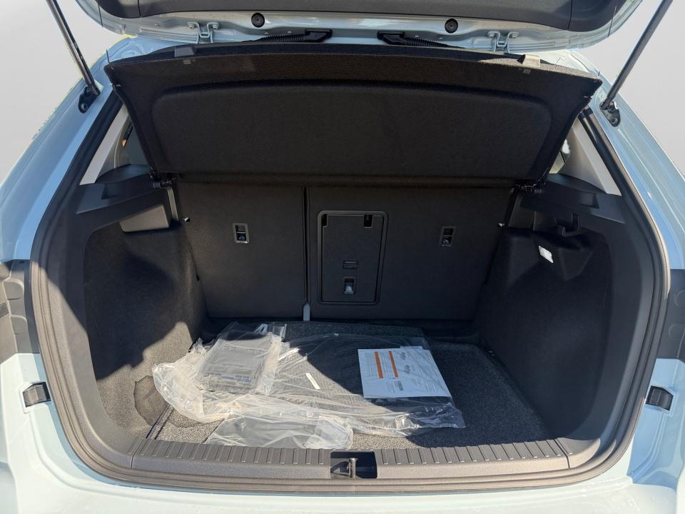 2027 Volkswagen Taos SE