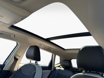 2027 Volkswagen Taos SE