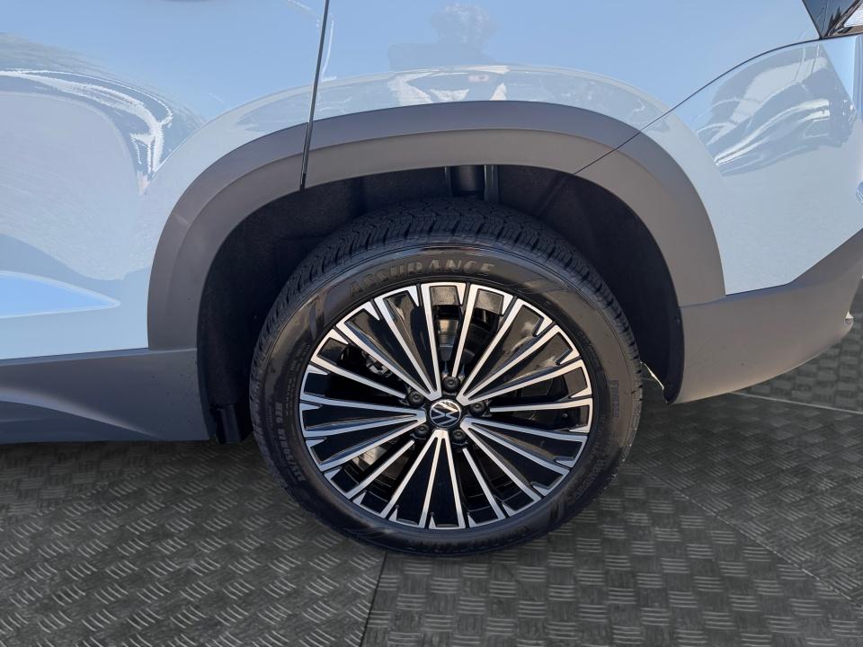 2027 Volkswagen Taos SE