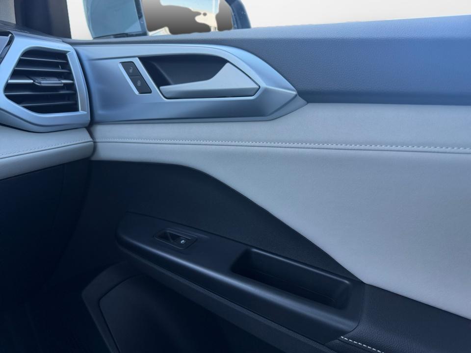 2027 Volkswagen Taos SE