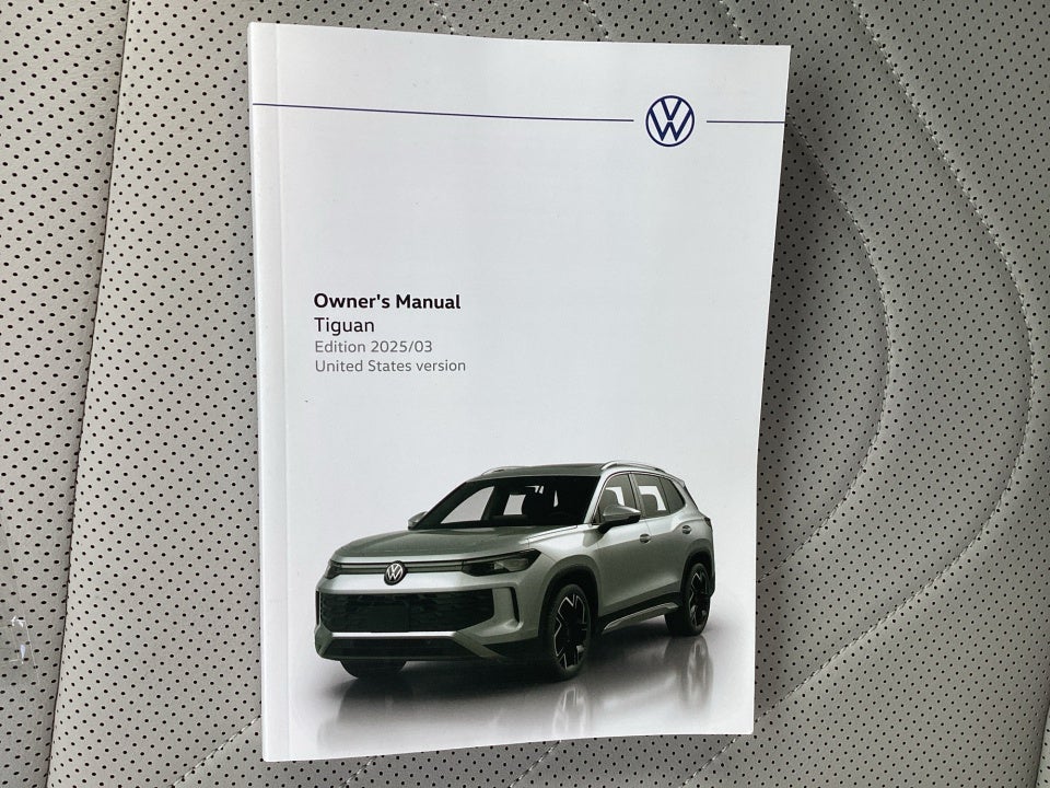 2025 Volkswagen Tiguan 2.0T SE