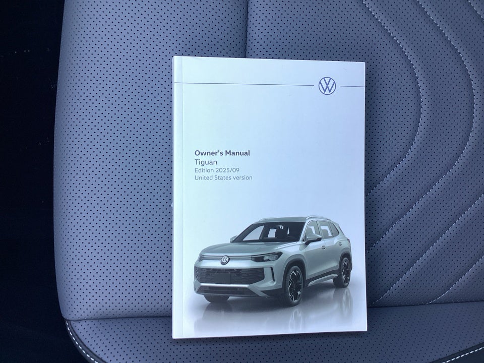 2026 Volkswagen Tiguan SE R-Line Black