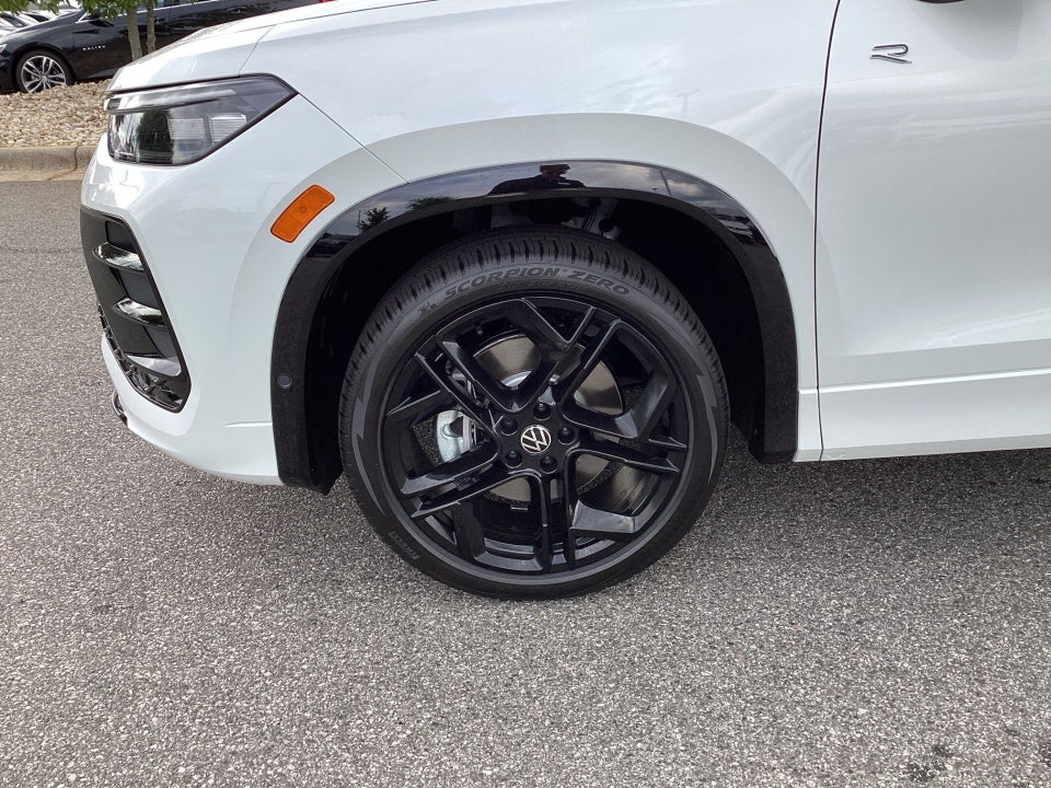 2025 Volkswagen Tiguan 2.0T SE R-Line Black