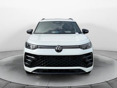 2025 Volkswagen Tiguan SE R-Line Black
