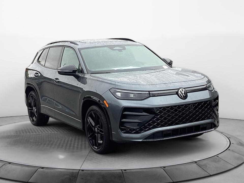 2026 Volkswagen Tiguan SE R-Line Black