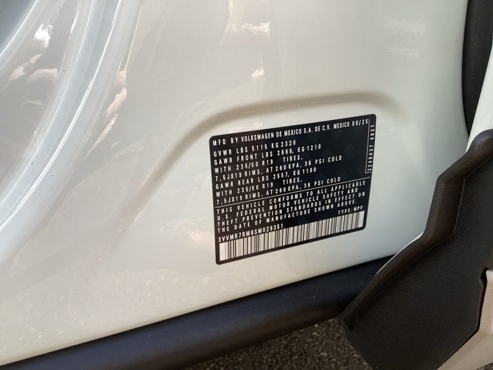 2025 Volkswagen Tiguan 2.0T SE